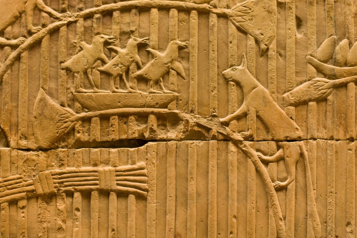 Египетская наскальная резьба с изображением кошки