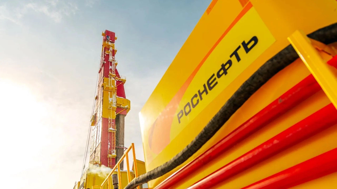 Сечин поздравил Путина с появлением нефтяной провинции «Восток Ойл»