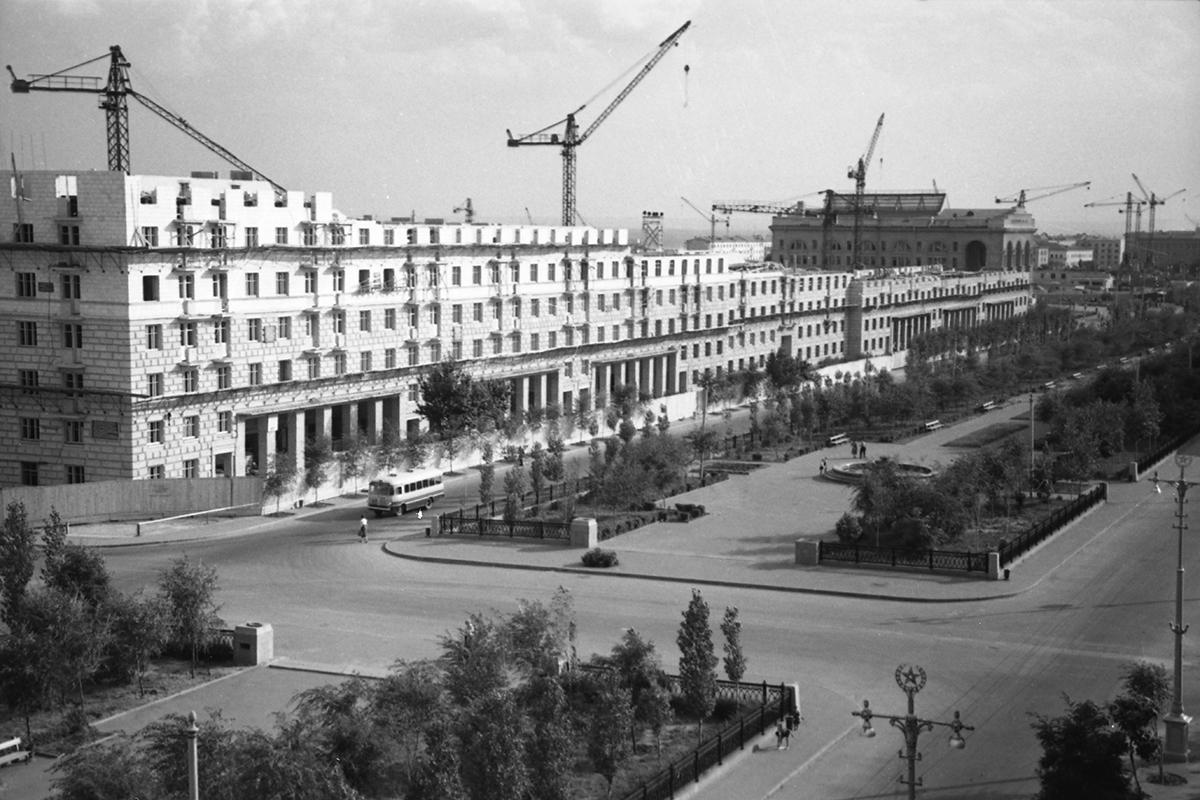 Восстановление города Сталинграда из руин после Великой Отечественной войны.&nbsp;1958 год