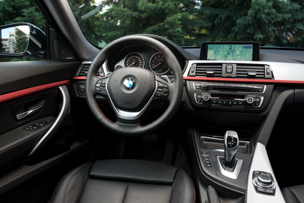 Птица-“тройка”: BMW 3 серии превратился в универсал с характером внедорожника