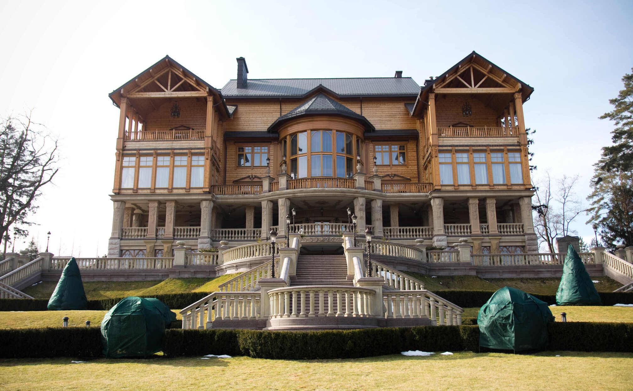 На Украине бывшую резиденцию Януковича передали в управление госфонда