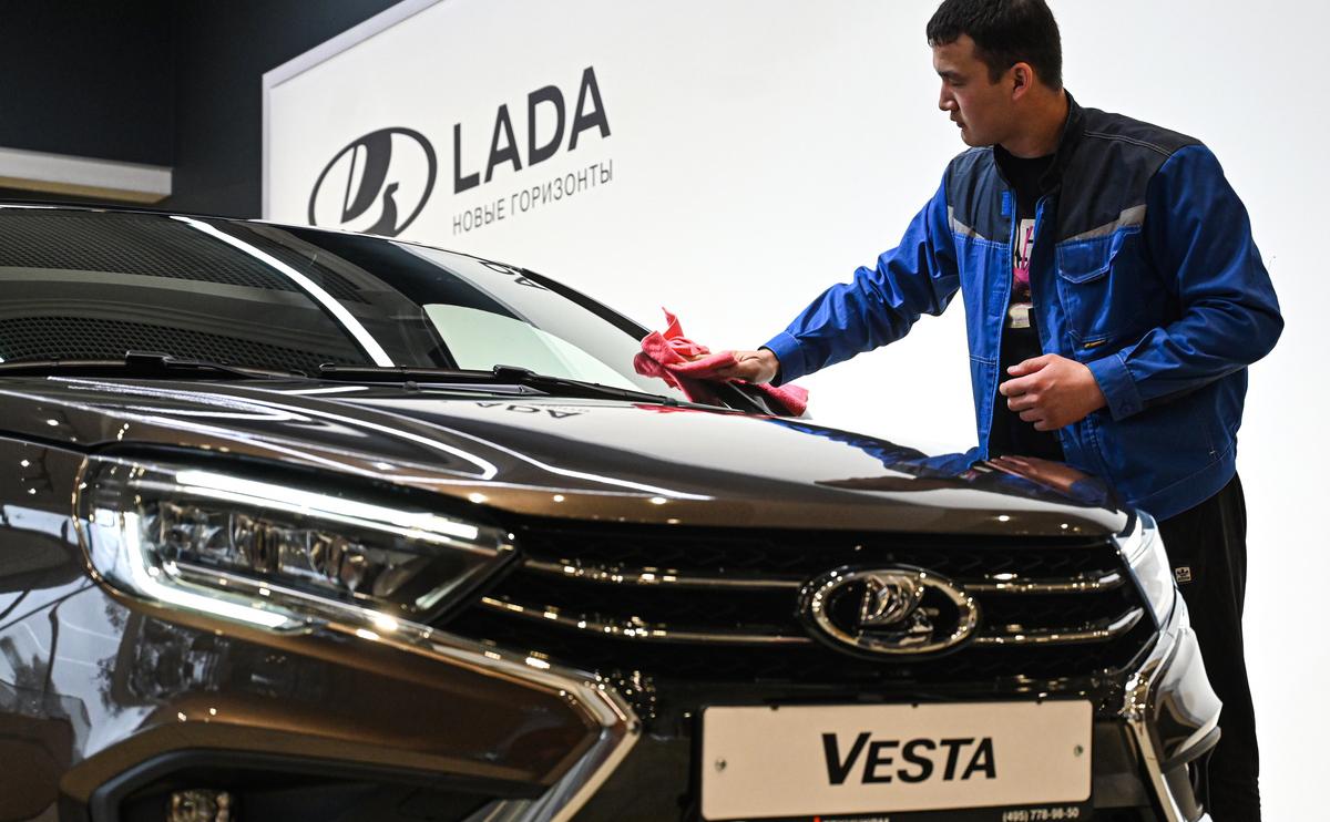 В Госдуме сообщили, что депутатов начали пересаживать на Lada Vesta — РБК