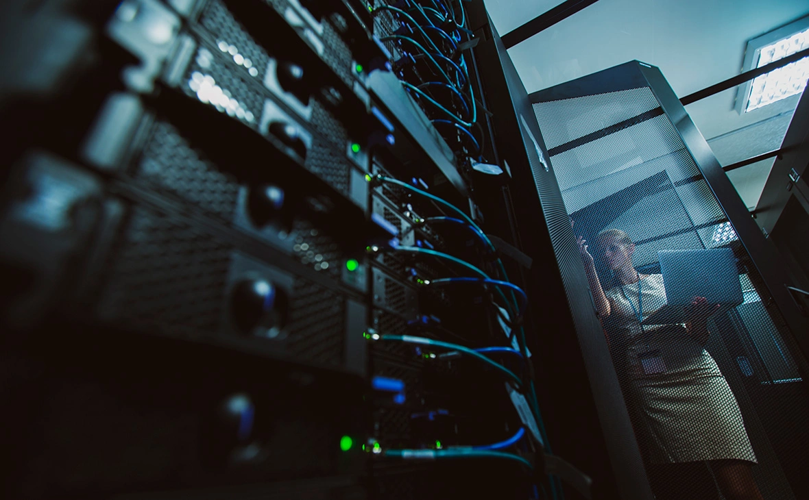 l i g h t p o e t / Shutterstock