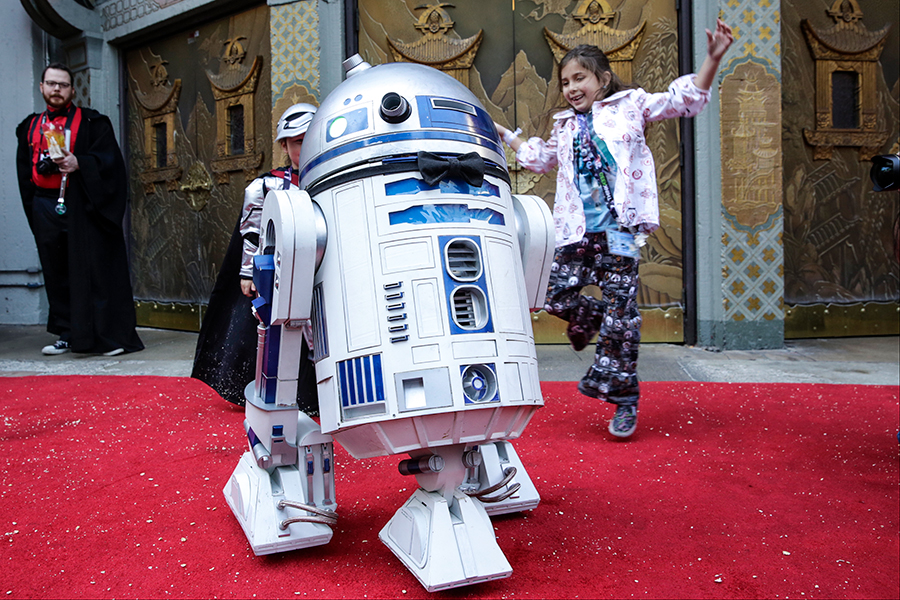 Рекордным по стоимости для &laquo;Звездных войн&raquo; стал проданный летом 2017 года робот R2-D2, ушедший с молотка за $2,76 млн
