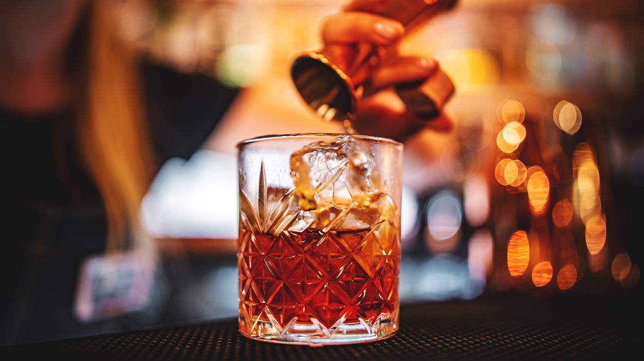 Negroni: самый популярный коктейль в мире по версии Drinks International -  РБК Вино