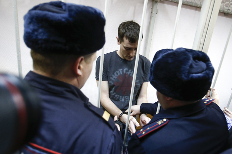 Олега Навального берут под стражу в зале суда
