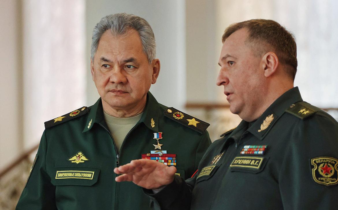 Шойгу обсудил с главой Минобороны Белоруссии меры сдерживания