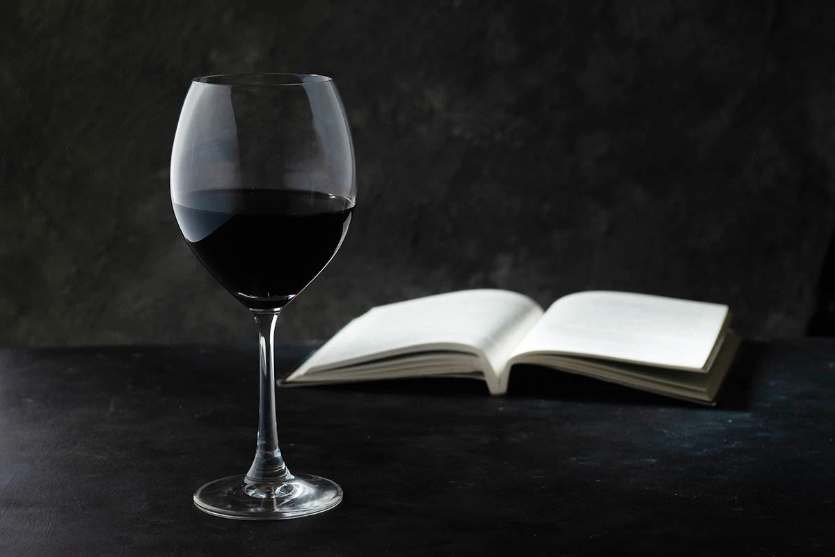 Писатель был знатоком вина и в своих письмах и произведениях упоминал некоторые виды