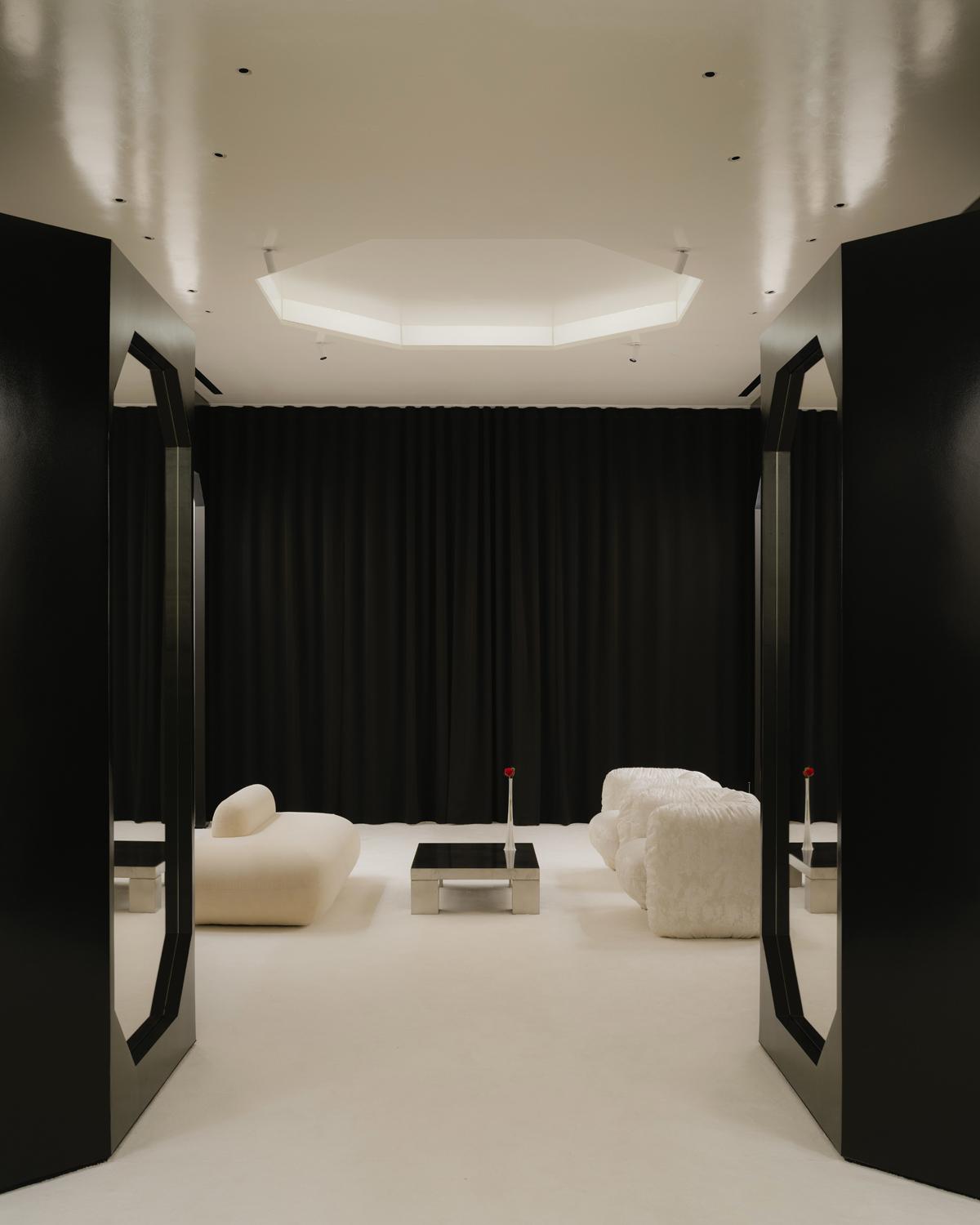 Бутик Roses Lace во &laquo;Временах года&raquo;