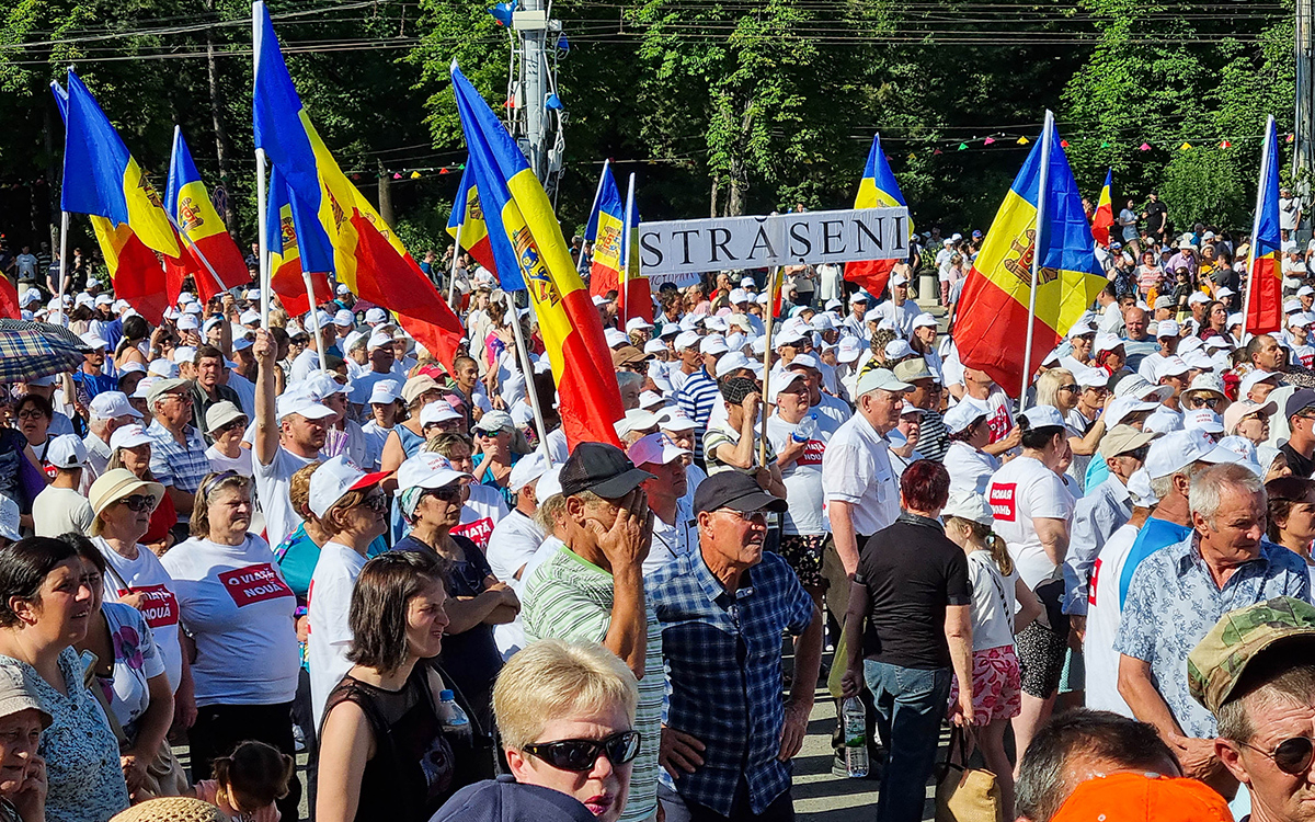 В Кишиневе полиция не дала провести концерт Киркорова после митинга