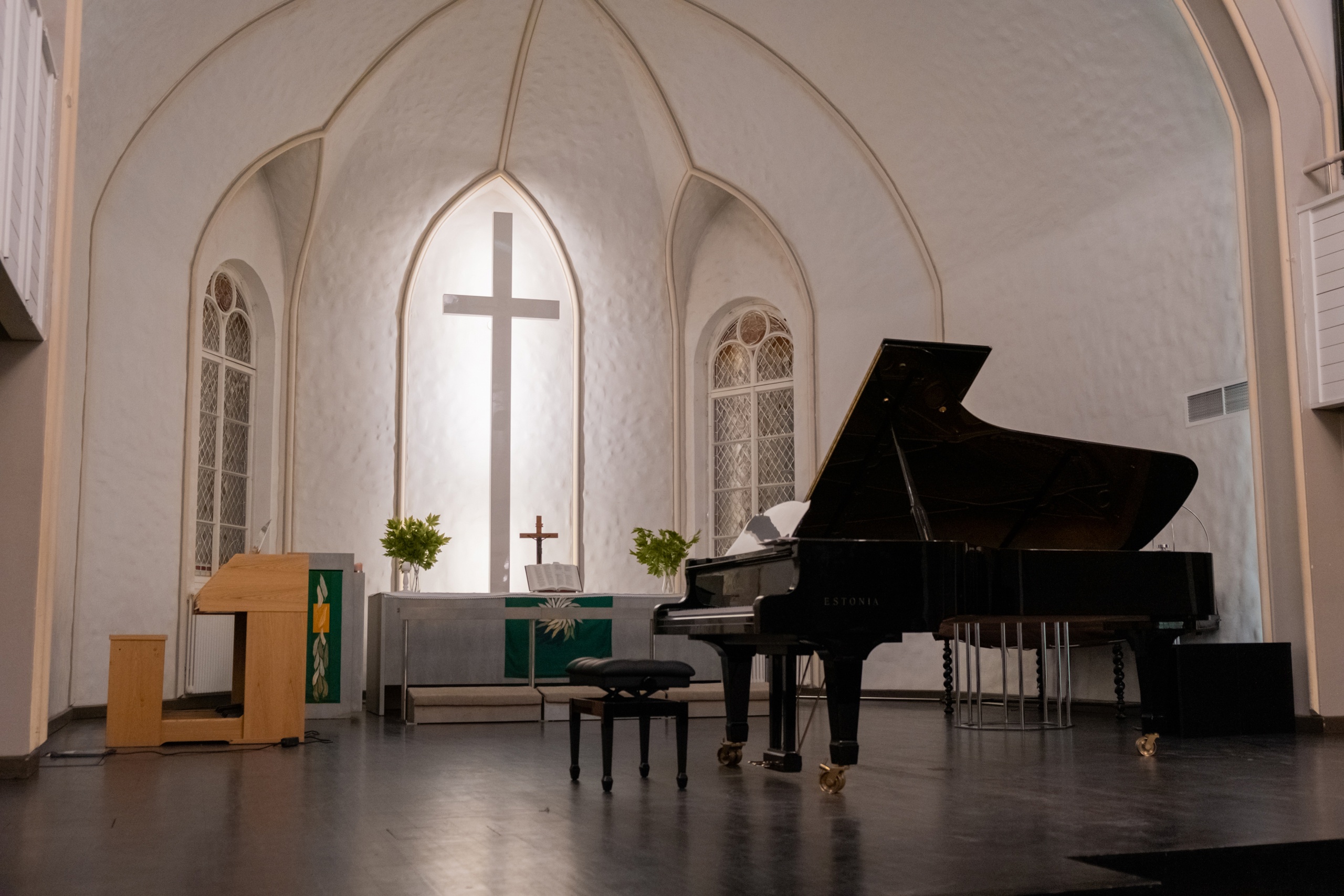 Концертный зал кирхи Яани Кирик, где проводились мероприятия Общества эстонской культуры