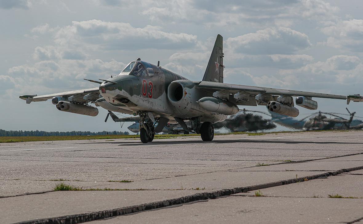 Самолет Су-25
