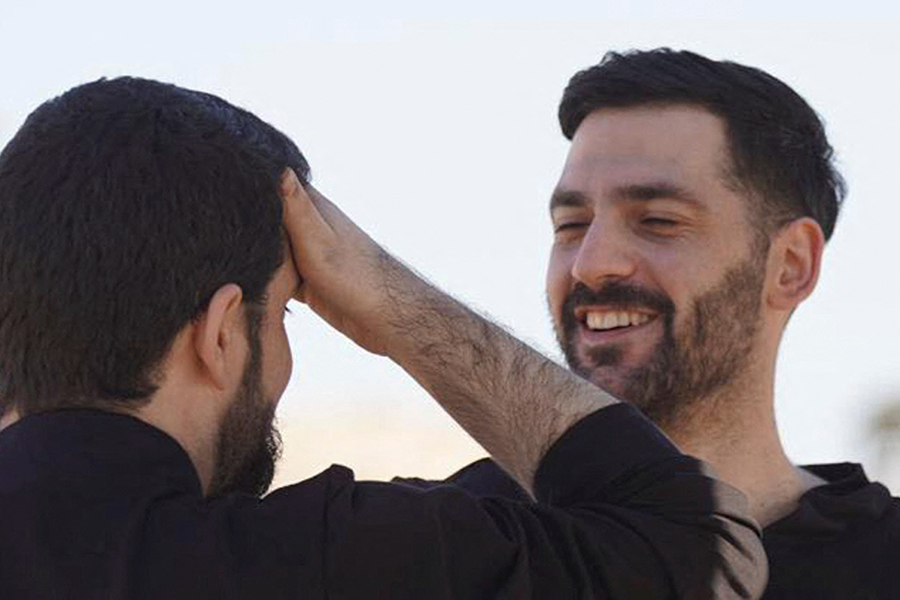 Близнецы Гали и Зив Берманы после освобождения. В плену они были разделены и воссоединились только после возвращения в Израиль. 