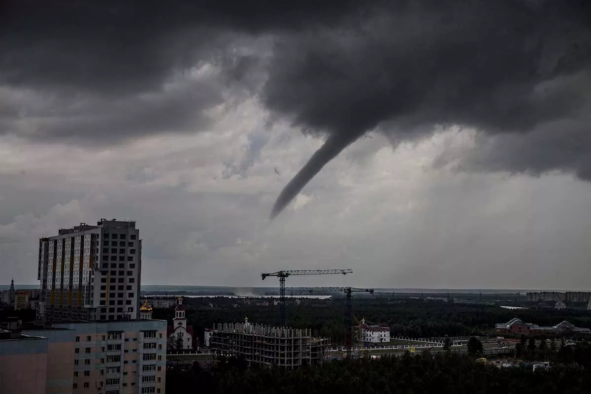 Смерч в Сургуте, Россия. 2016 год