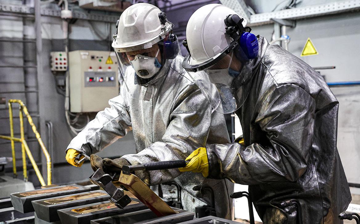 Петербургская биржа запустила торги слитками золота