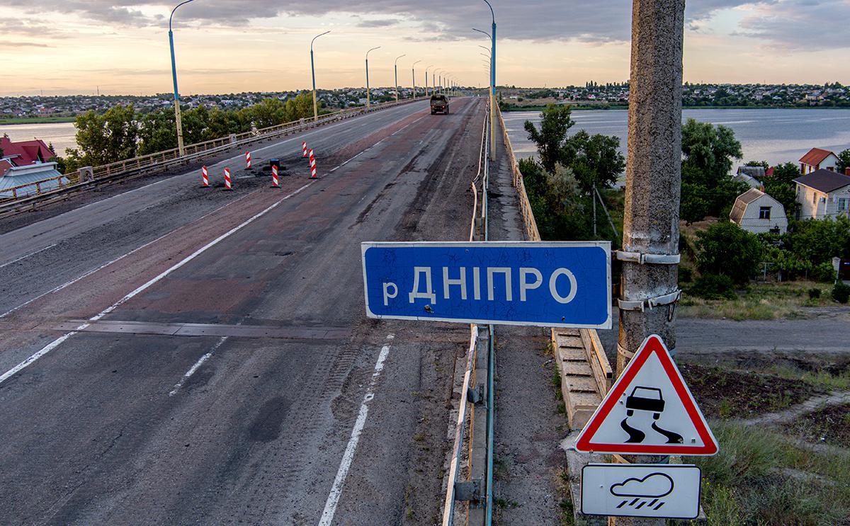 Херсонские власти обвинили ВСУ в обстреле Антоновского моста и домов