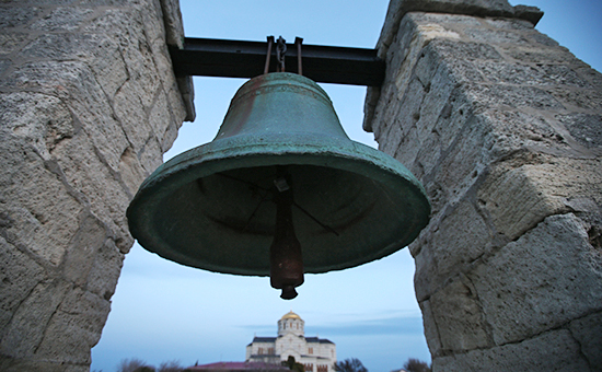 Херсонесский колокол в национальном заповеднике «Херсонес Таврический» в Крыму