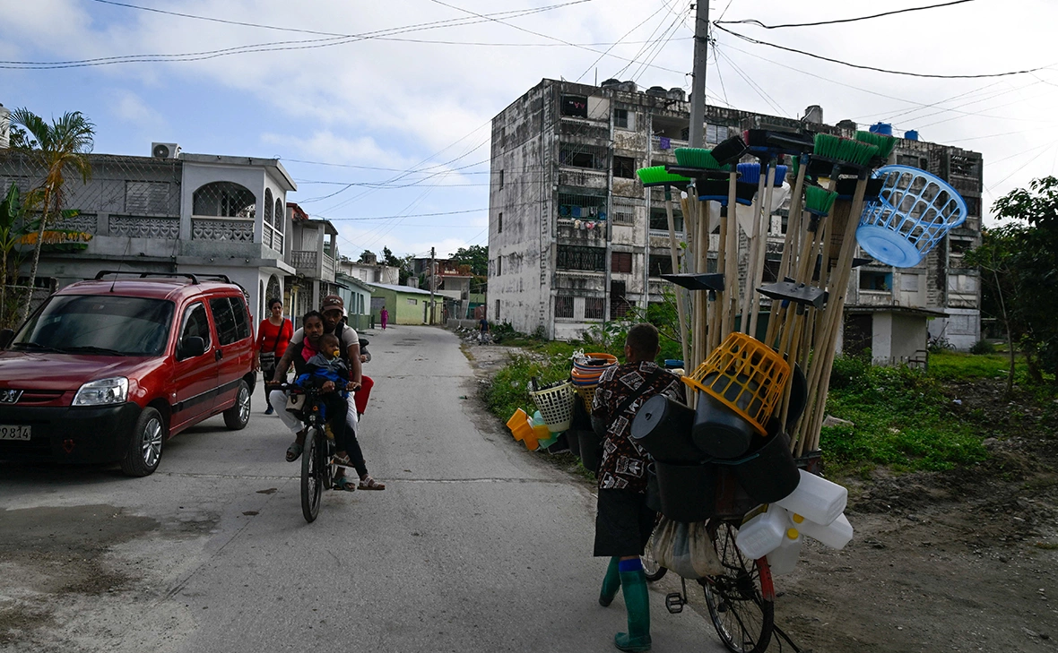 Norlys Perez / Reuters