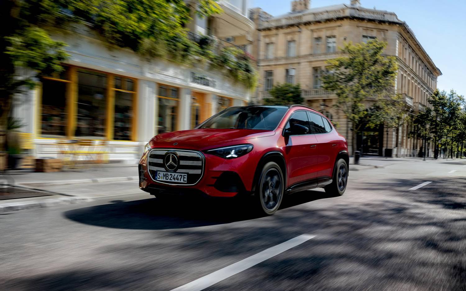 Mercedes-Benz представил новый GLA c салоном в стиле S-Сlass