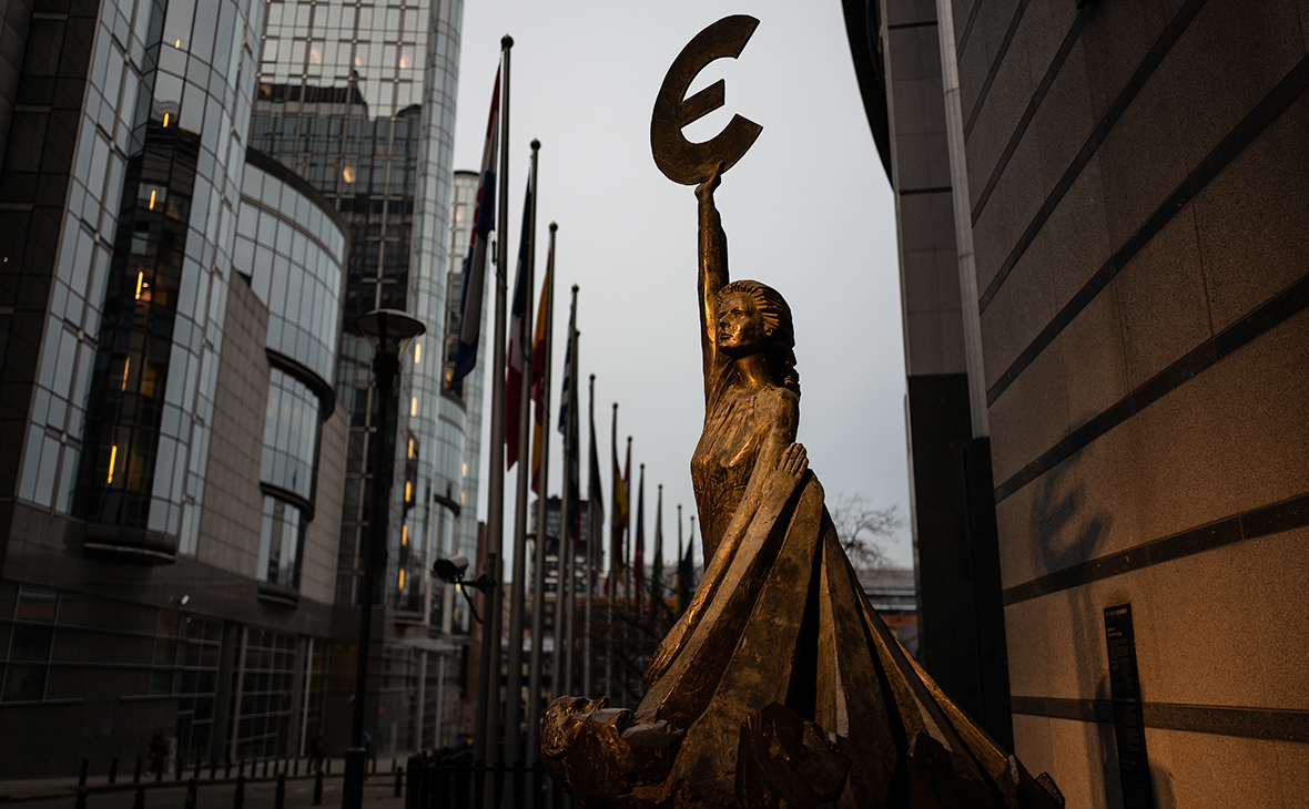 Статуя богини Европы в Брюсселе