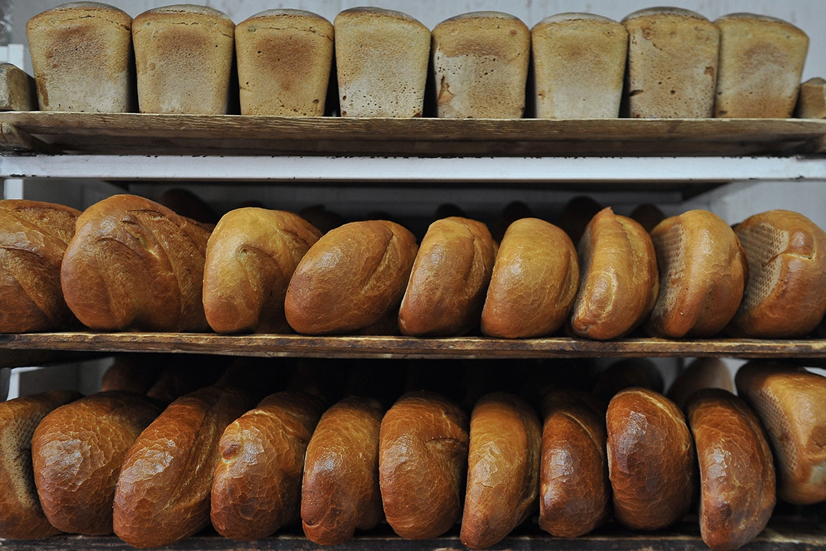 <p>Продажа хлеба в одном из магазинов</p>