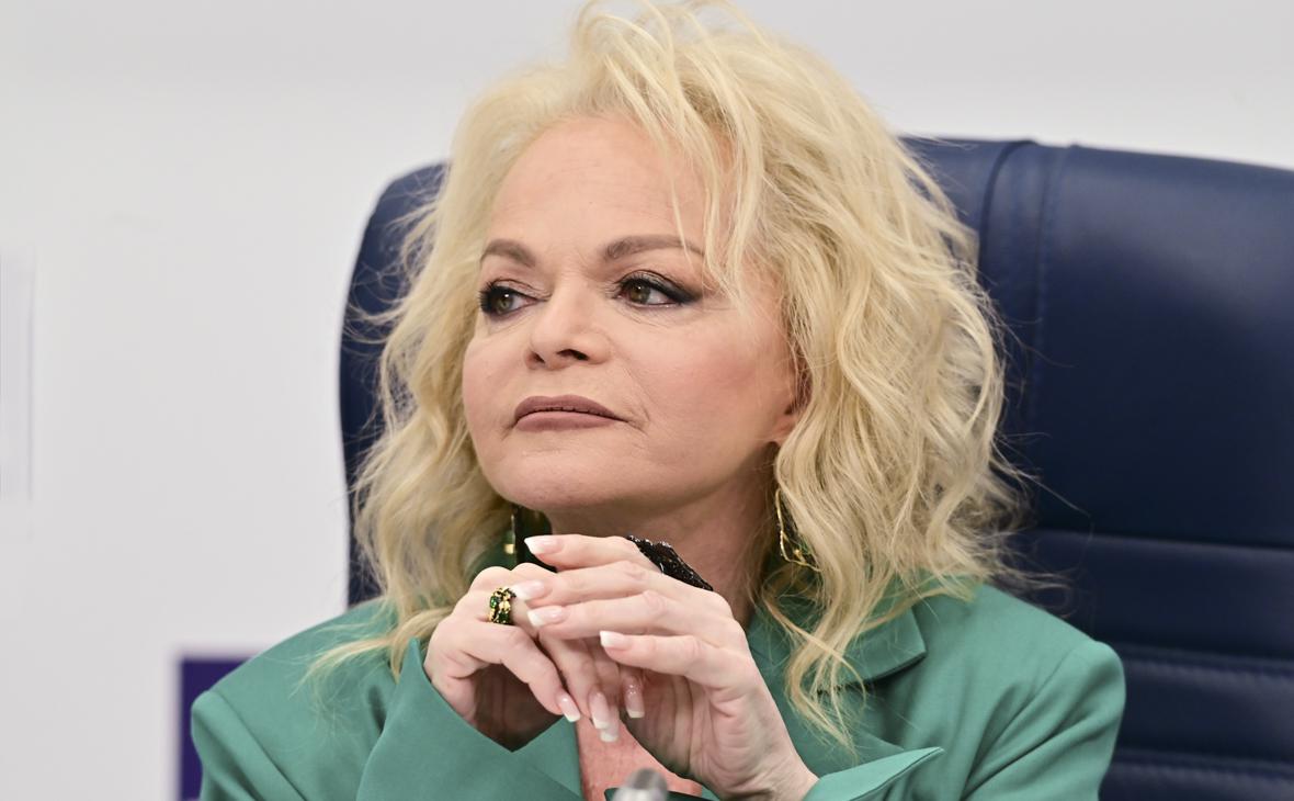 Лариса Долина