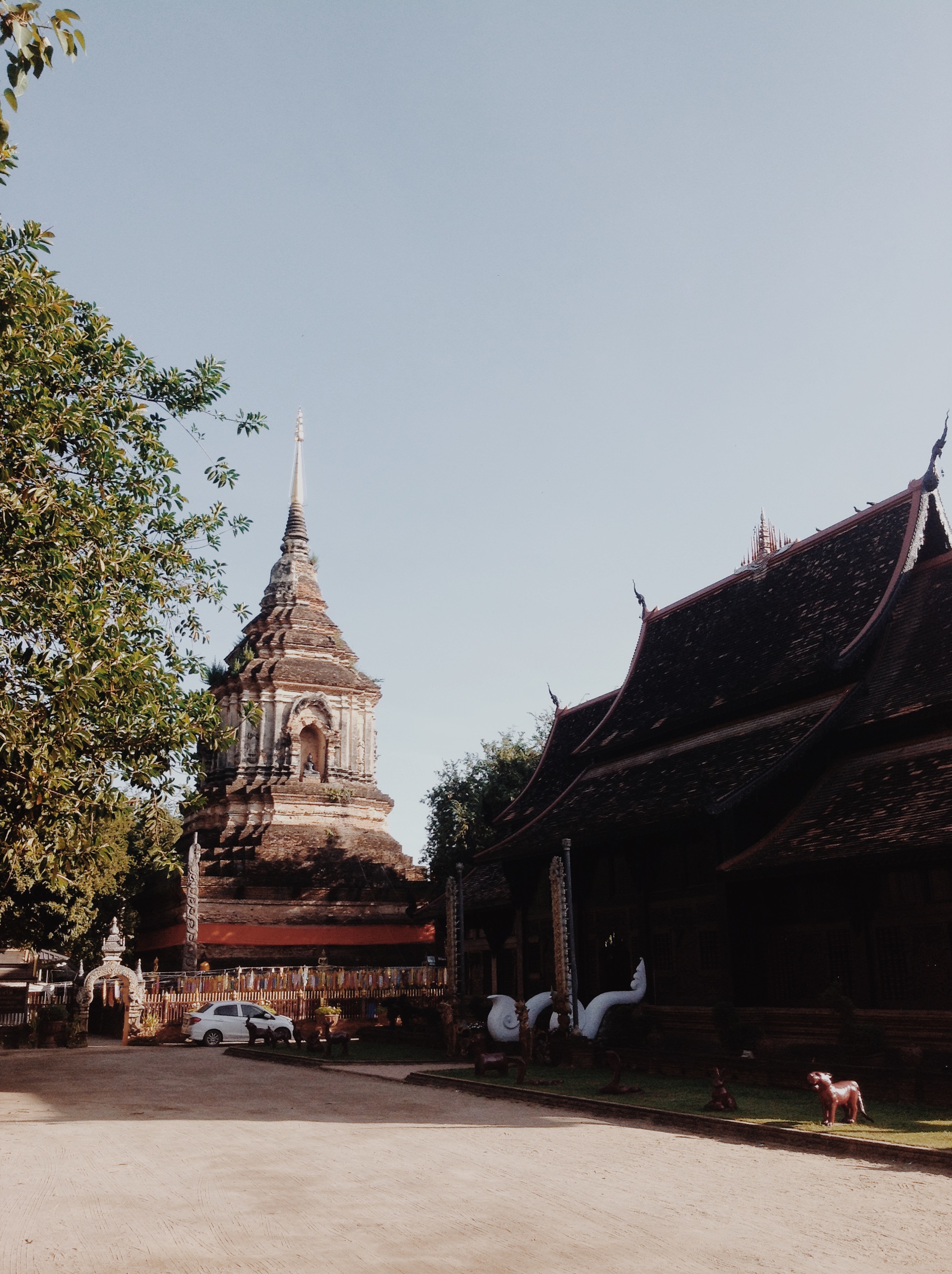 Храм Wat Lok Moli, Чиангмай
