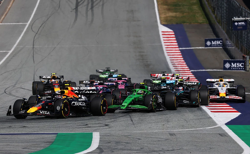 Mark Thompson / Getty Images