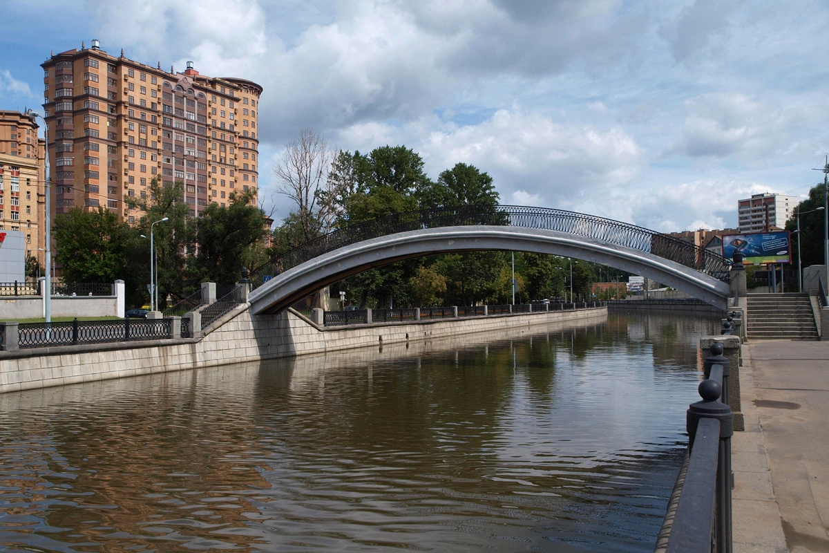 Салтыковский мост через Яузу в Москве