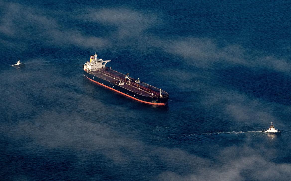 Владелец поврежденного у Сенегала танкера прекратил операции с Россией