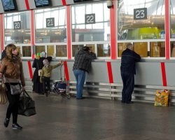 Летом на ж/д вокзалах Петербурга можно будет купить билет в кредит