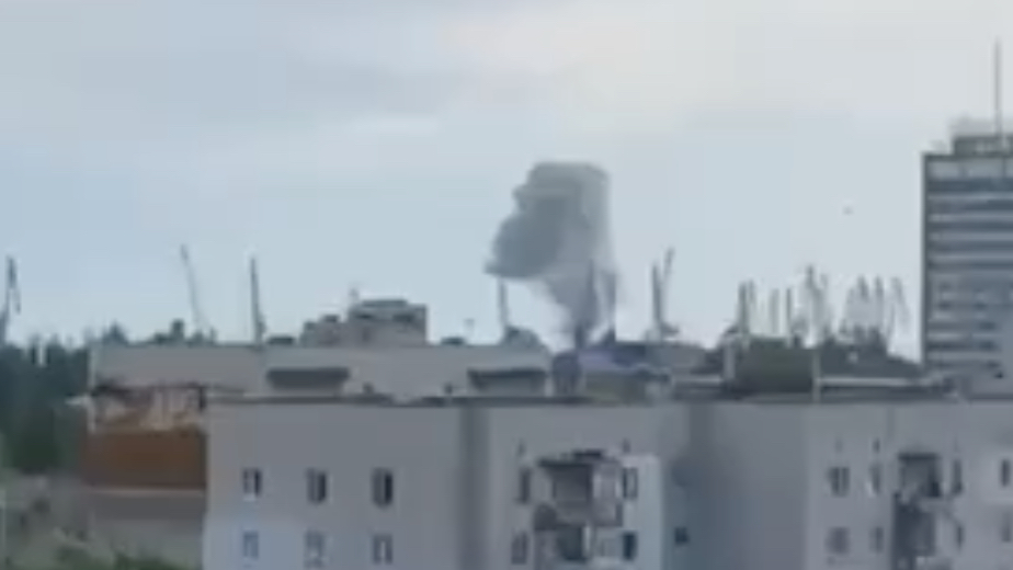 Власти Запорожья объяснили взрыв в порту Бердянска разминированием