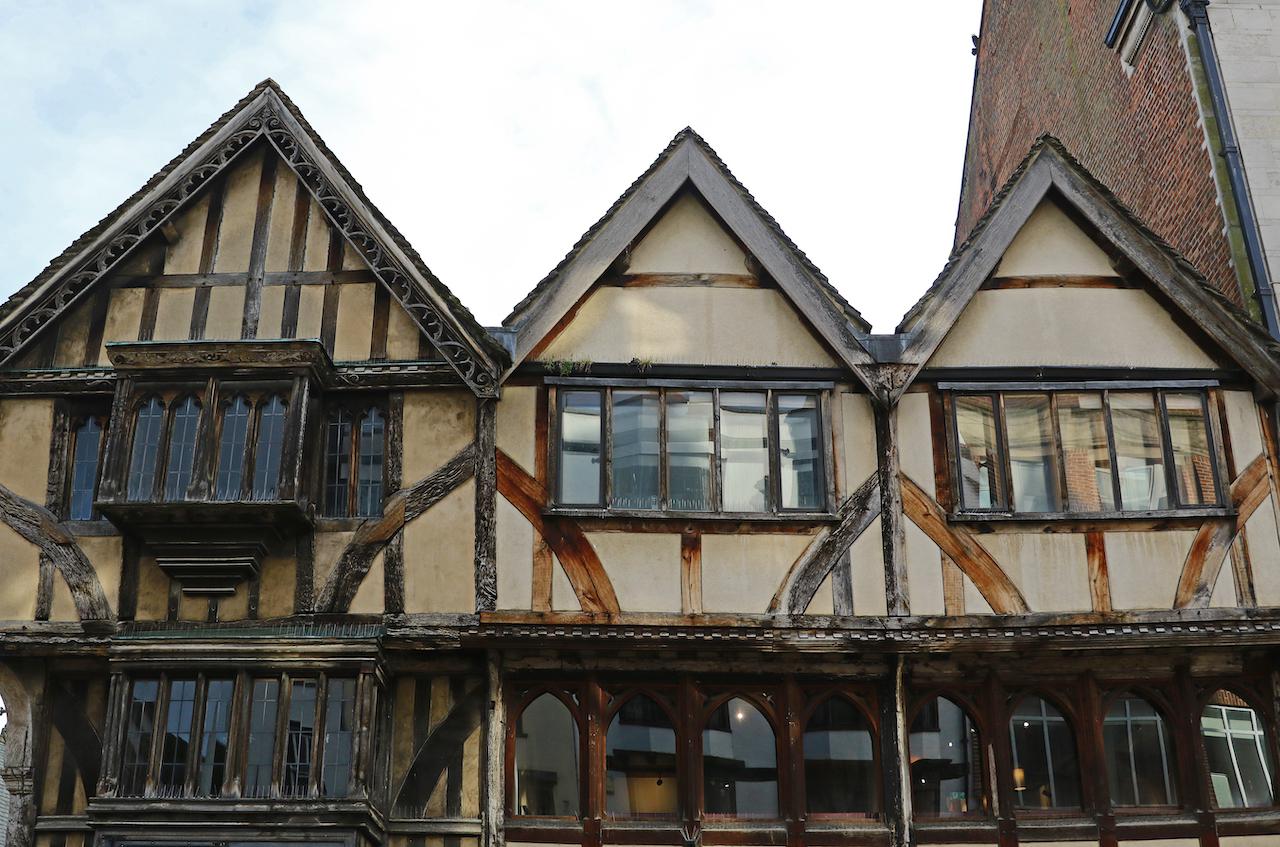 Дом, построенный в стиле фахверк в XV веке в английском Оксфорде