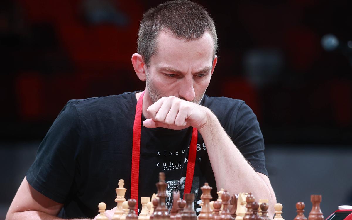 Один из ведущих шахматистов России вслед за женой вылетел из Кубка мира