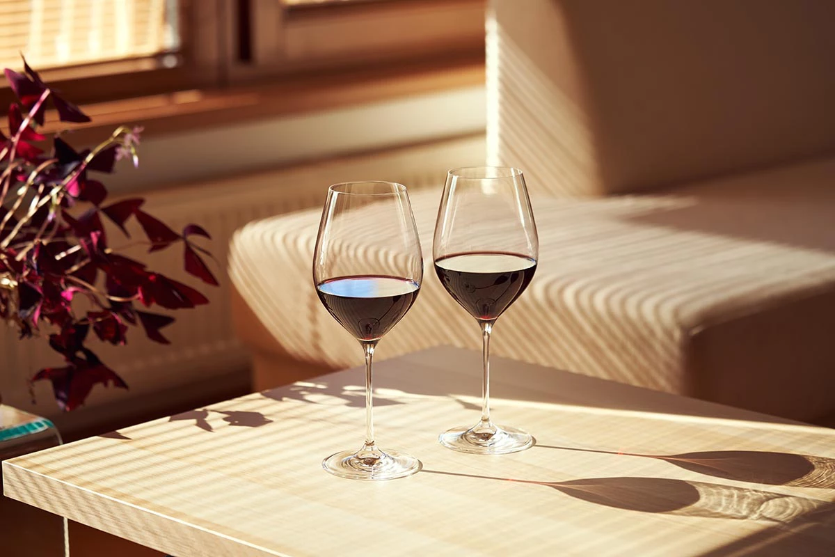 Основные потребители безалкогольных вин — это молодые люди, которые ориентированы на здоровый образ жизни. Они сокращают или полностью отказываются от алкоголя, но хотят сохранить эстетику продукта