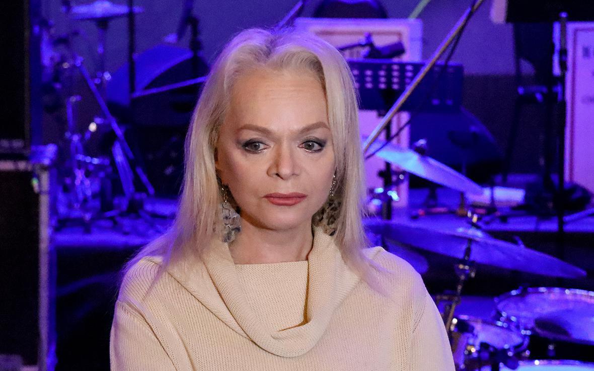 Директор Долиной рассказал о поступающих певице угрозах