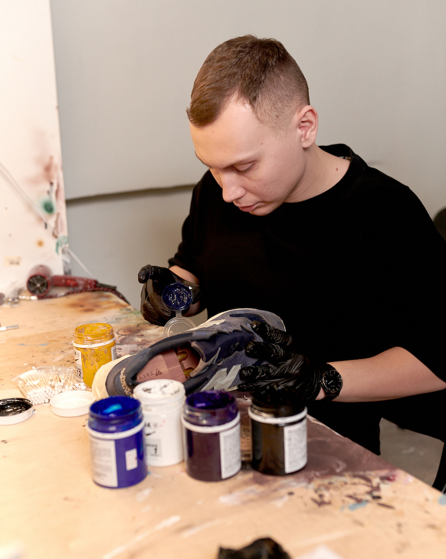 Процесс реставрации обуви