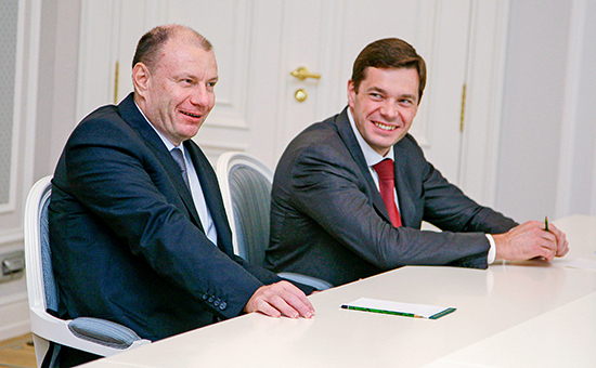 Бизнесмены Владимир Потанин и&nbsp;Алексей Мордашов (слева направо), 16 августа 2010 года
