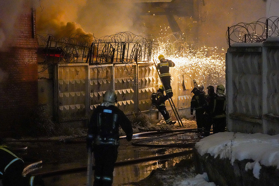 В тушении задействованы 121 сотрудник московского МЧС и 42 единицы техники и пожарный поезд. В МЧС отмечали, что задействовали авиацию &mdash; три вертолета Ка-32.

&nbsp;