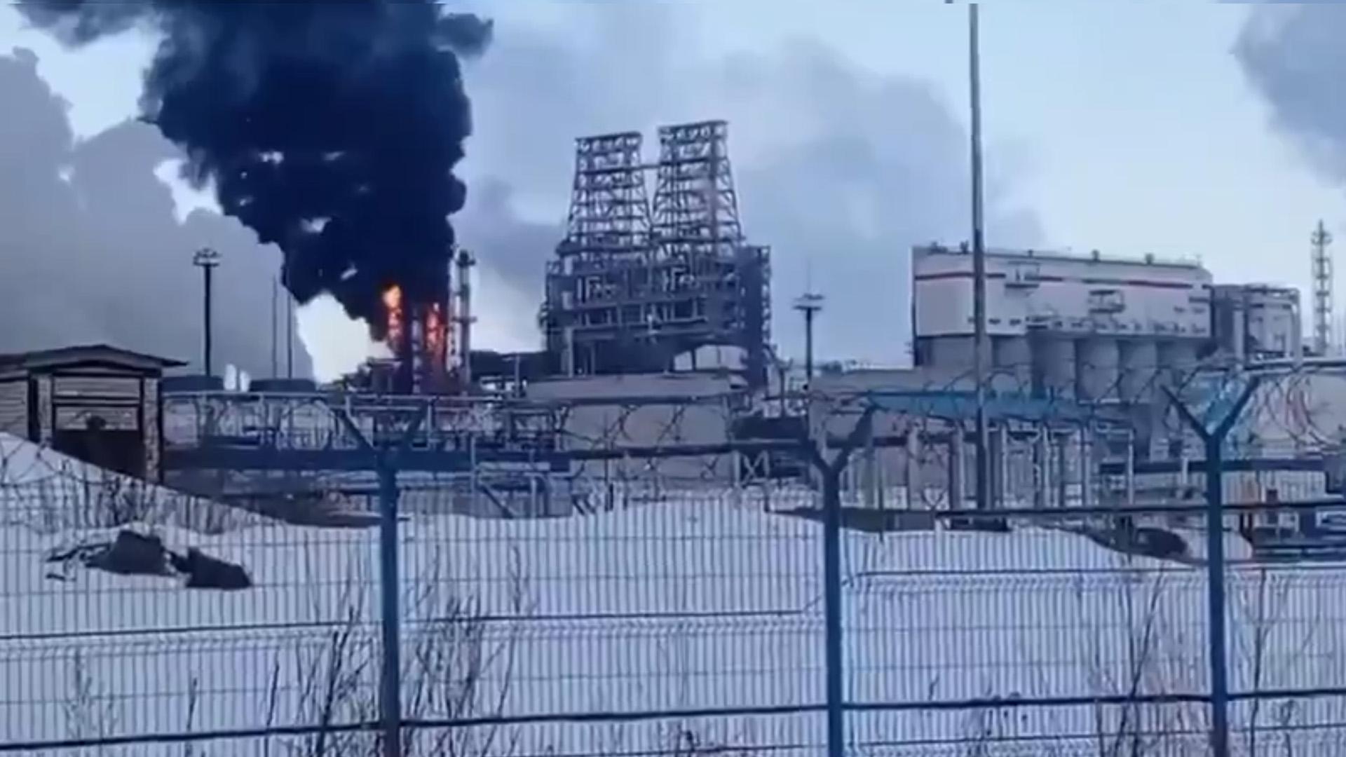 В Нижегородской области произошел пожар на НПЗ ЛУКОЙЛа