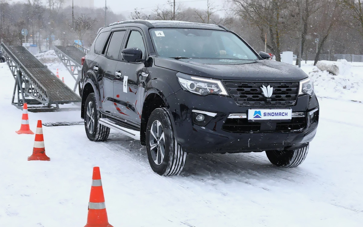 Это же Nissan! Первый тест-драйв и обзор кроссовера Oting Paladin от Nissan  :: Autonews