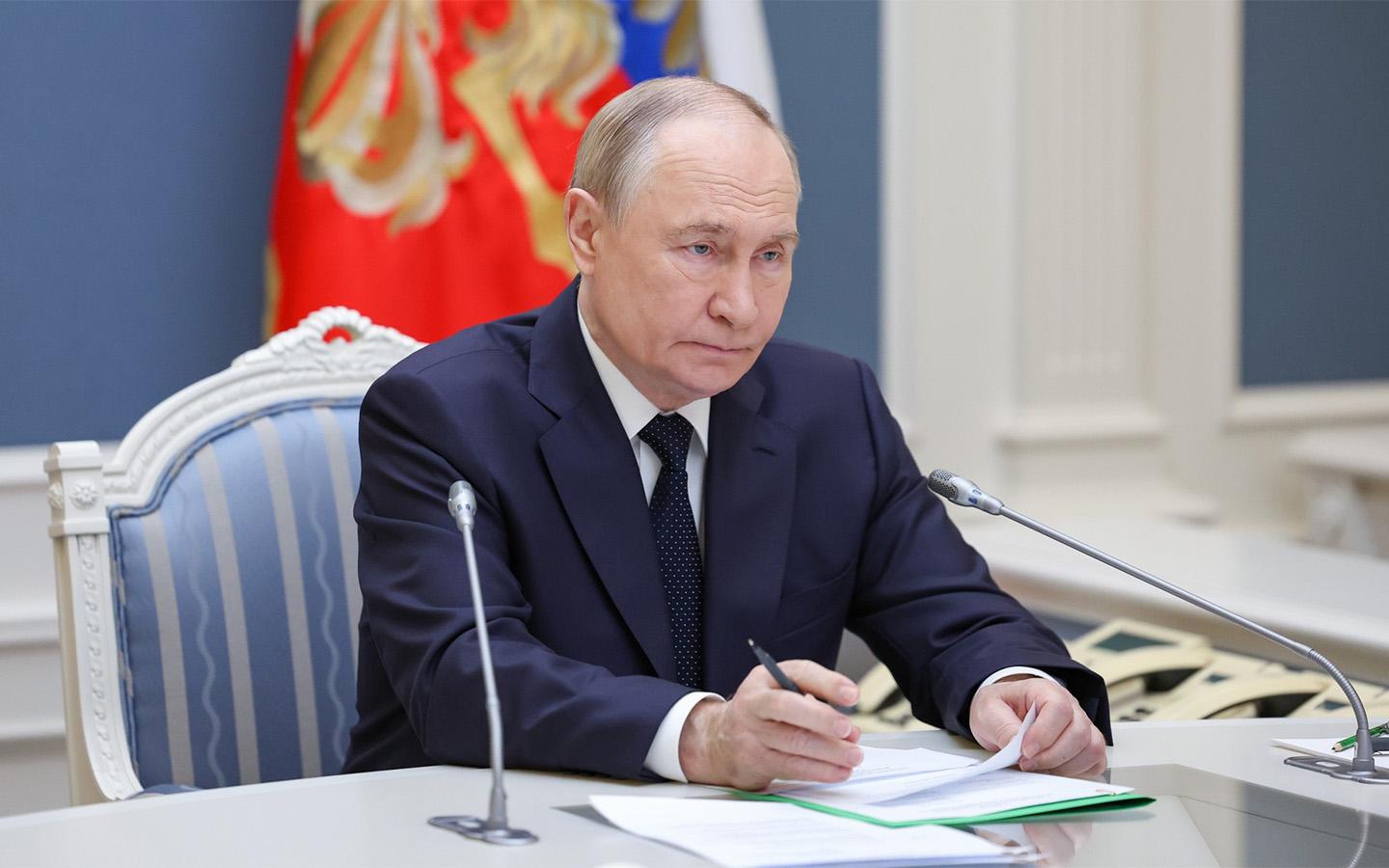 Штраф за перевозку детей без автокресла вырос. Путин утвердил закон