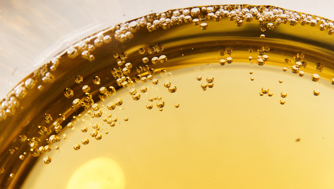 Стабильность накануне роста: рынок игристого в России в 2025 году