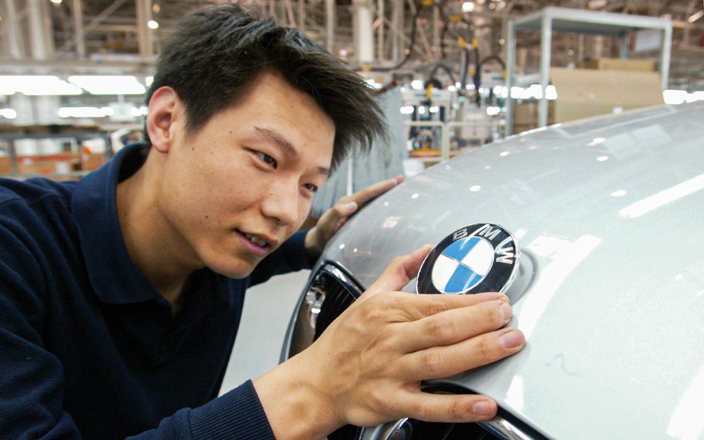 BMW выпустит в Китае 13 новых машин до конца 2028 года