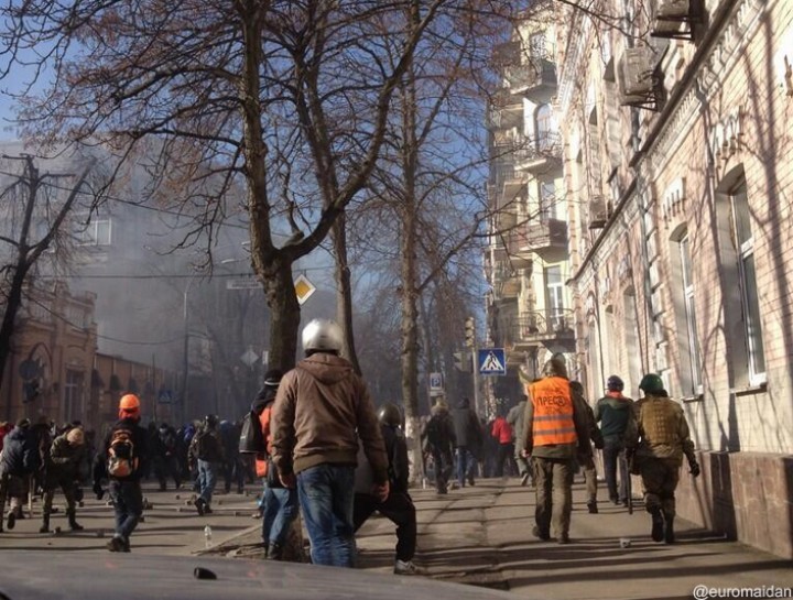 В ходе беспорядков в Киеве пострадали десятки активистов и милиционеров