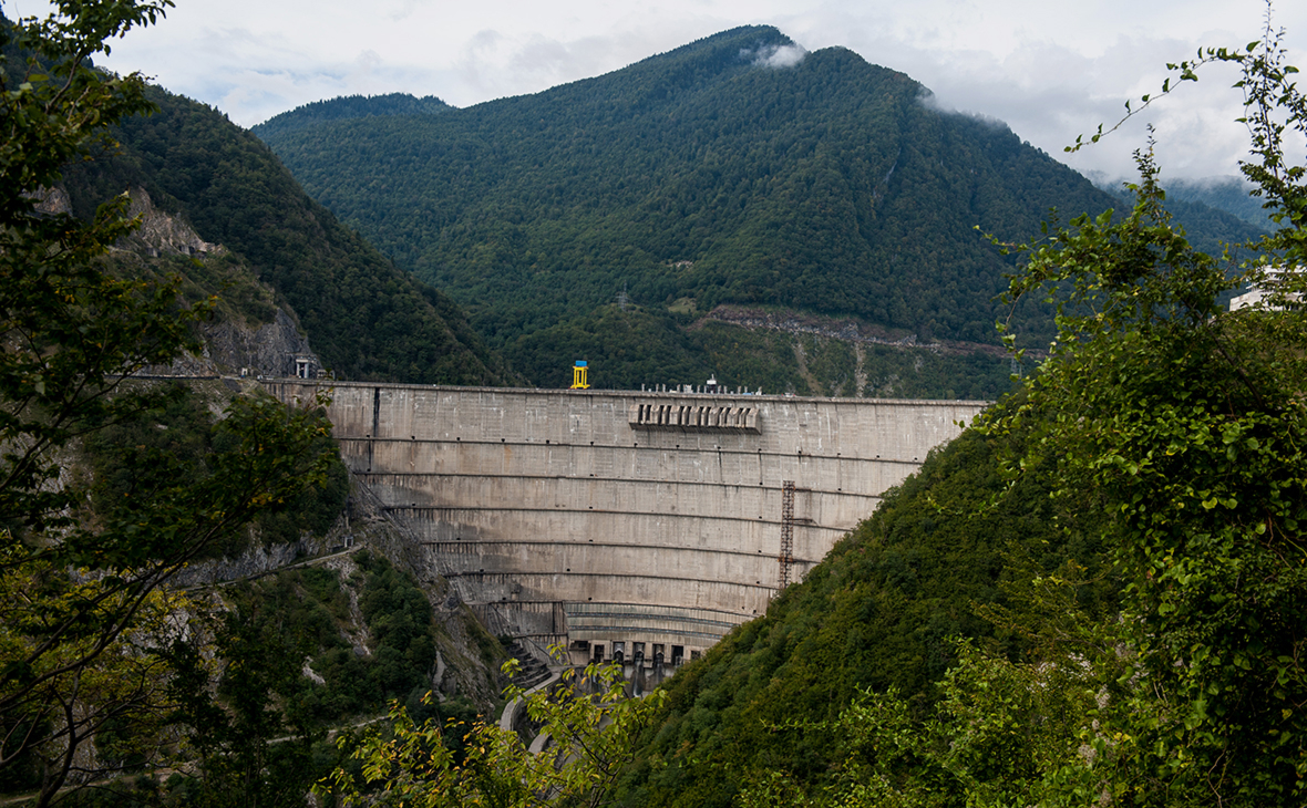 Районы Абхазии остались без электричества из-за аварии на ГЭС