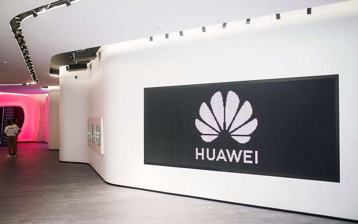 Huawei перевезла часть сотрудников из России в Казахстан и Узбекистан