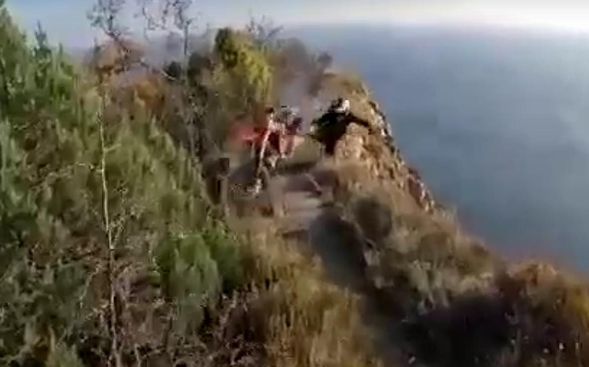 Мотоциклист сорвался со скалы в Абрау-Дюрсо