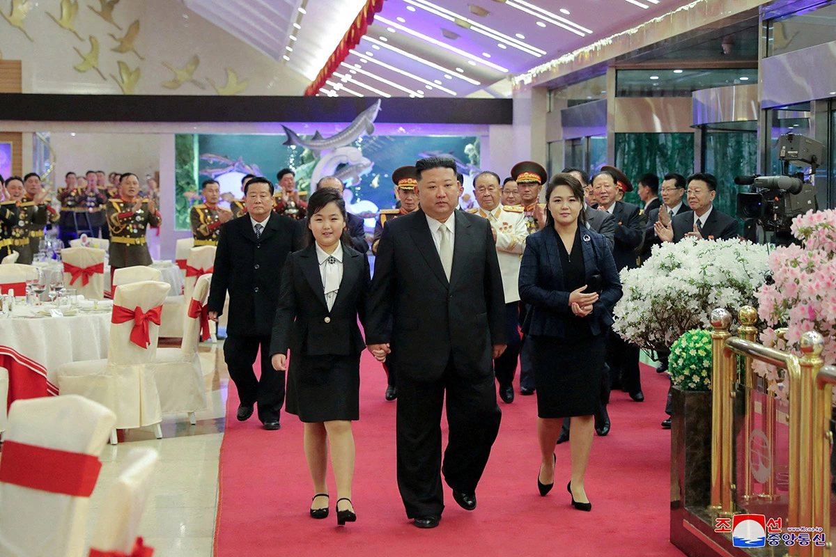 <p>Предполагается, что у Ким Чен Ына и Ли Соль Чжу трое детей, однако о двух других пока нет никаких сведений</p>