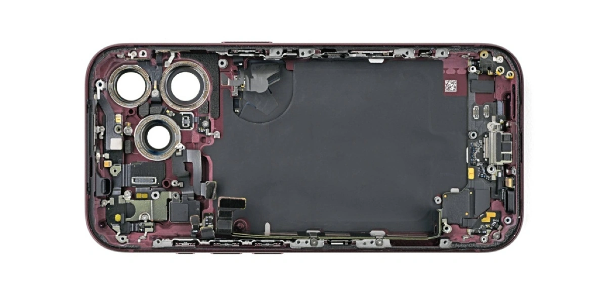 Разобранный iPhone 18 Pro
